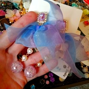 Nwt Gorgeous Heart Linked Korean Earrings